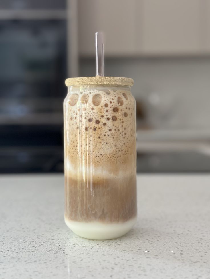 Jarra de Vidrio Con Sorbito Transparente y Tapa de Bambú